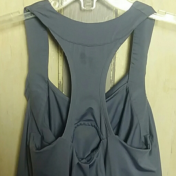 Gap Work Out Tank - Picture 5 of 6